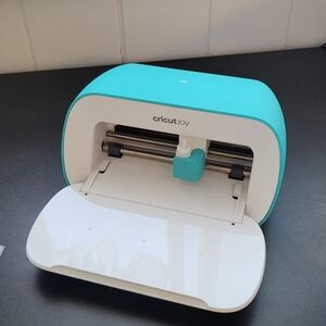 Cricut Joy Crafting Tool in Teal and White